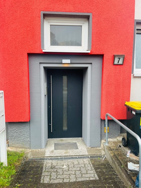 anthrazit_haustuer_stossgriff